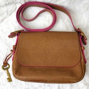 Price Drop ⤵️ Fossil | Harper Sm. Crossbody w/pink
